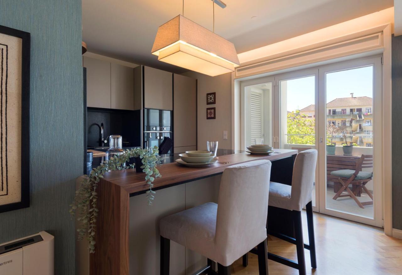 Emporium Deluxe 3Br Apartment W/ Private Parking By Lovelystay OOporto Exteriör bild