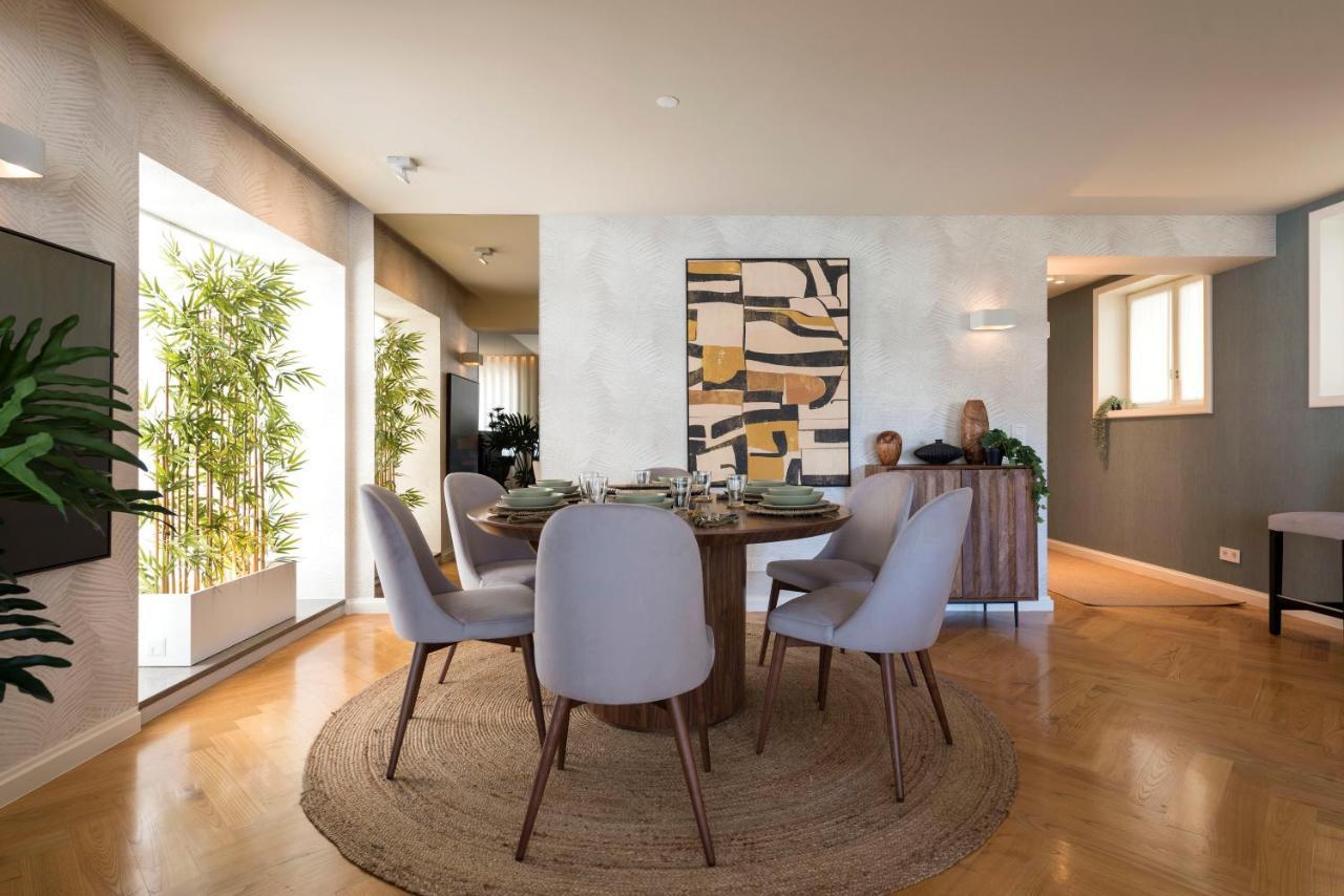 Emporium Deluxe 3Br Apartment W/ Private Parking By Lovelystay OOporto Exteriör bild